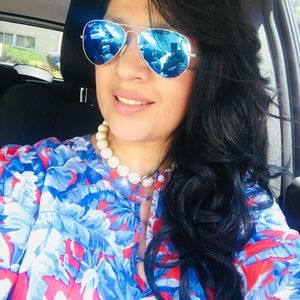 Meet your Posher, Dinora